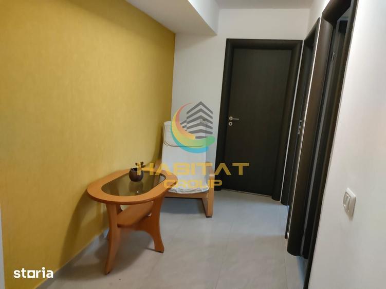 Apartament cu 3 camere semidecomandat în Central — fotografia 1