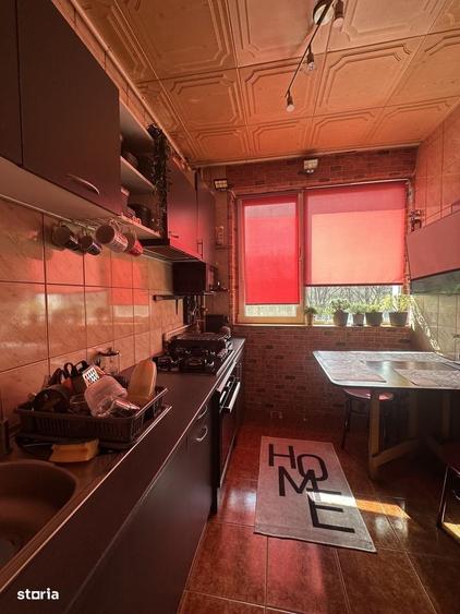 Apartament cu 3 camere semidecomandat în Cina