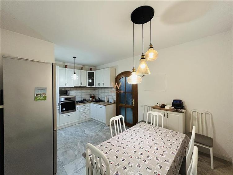 Apartament cu 4 camere decomandat în Sub Arini