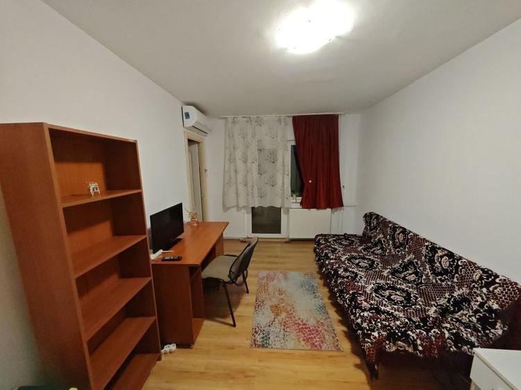 Garsonieră decomandată în Olimpia-Stadion