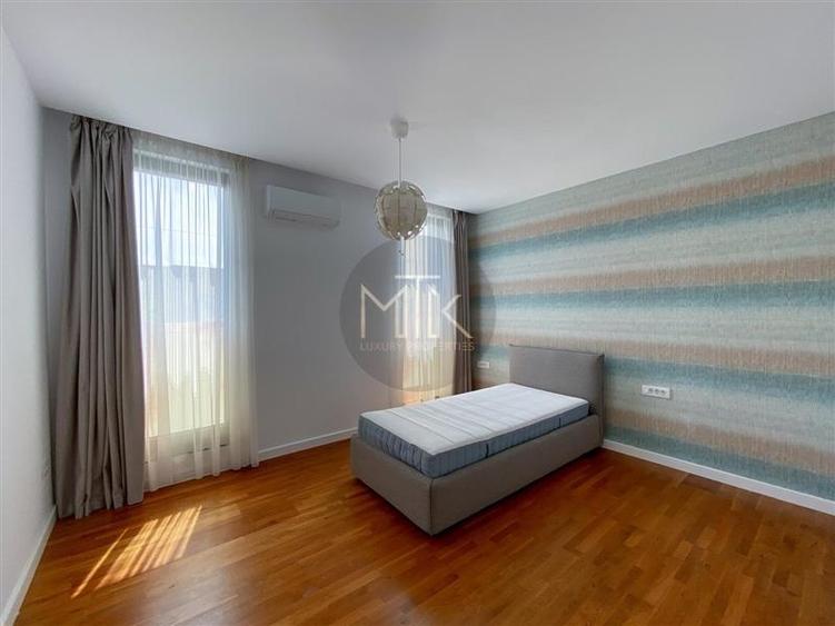 Casă individuală cu 5 camere cu Canalizare în Pipera