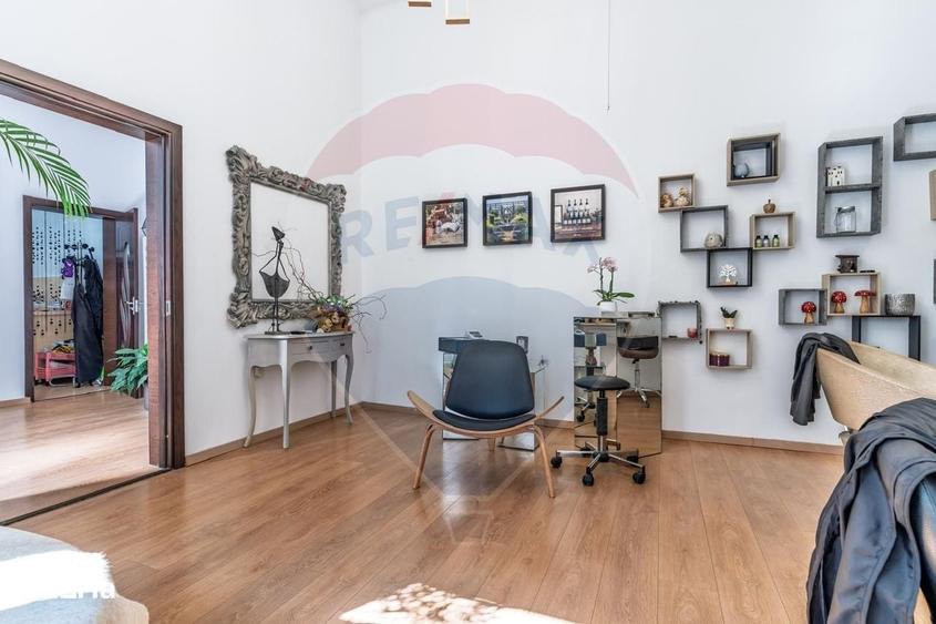 Apartament cu 2 camere semidecomandat în P-ța Mihai Viteazul
