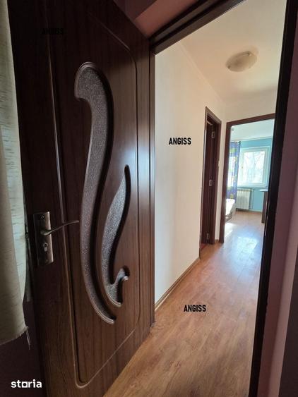 Apartament cu 3 camere în Spitalului