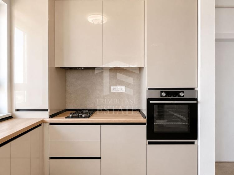 Apartament cu 3 camere semidecomandat, mobilat în Tomis Plus