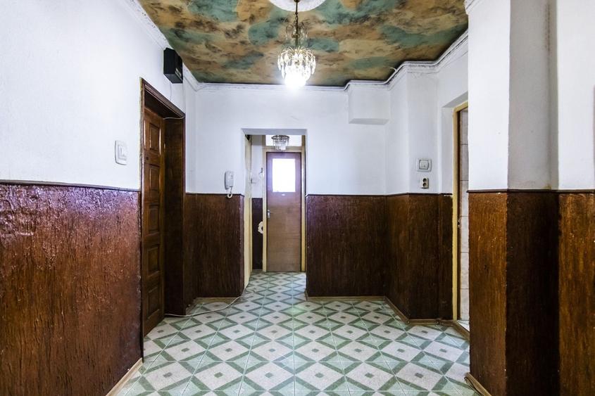 Apartament cu 3 camere decomandat în Dristor