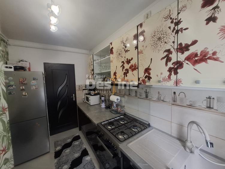 Apartament TĂTĂRAȘI SUD, 3 camere, Semidecomandat, an 1978, 50 mp utili, etaj 3 - 8