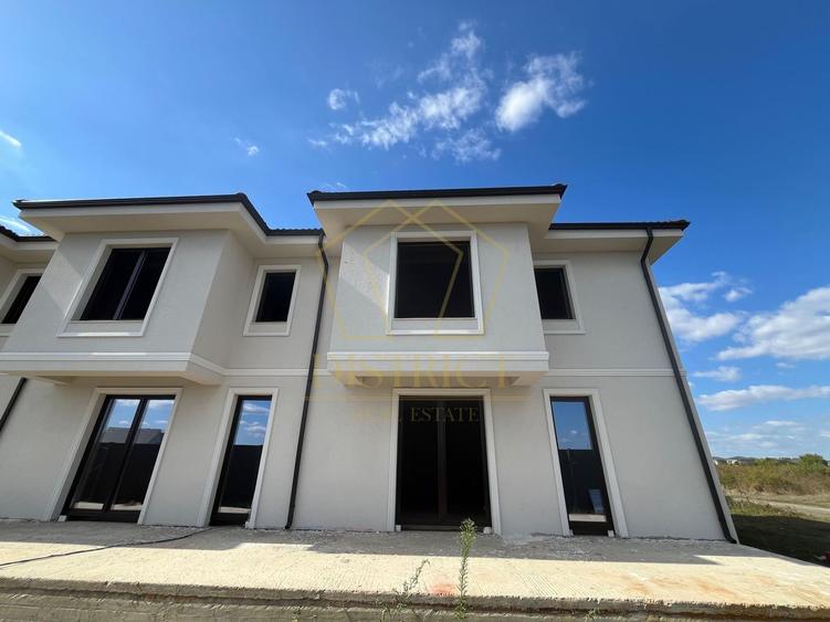 Casă individuală cu 3 camere cu Canalizare în Giroc