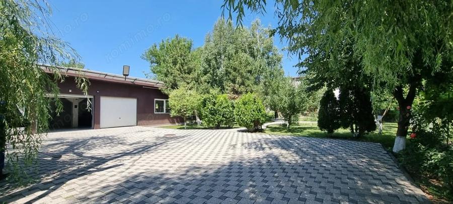 Casă cu 7 camere cu Teren 1500 Mp în Bolintin-Deal