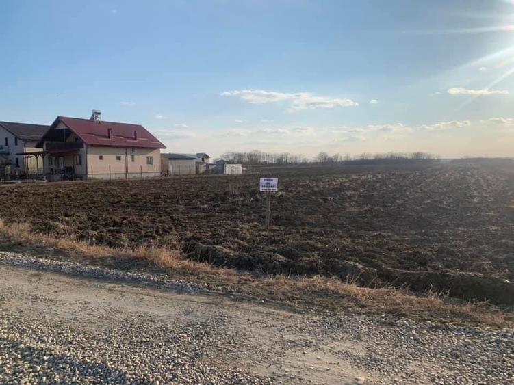 Teren intravilan de 4700 mp, în Florești-Stoenești