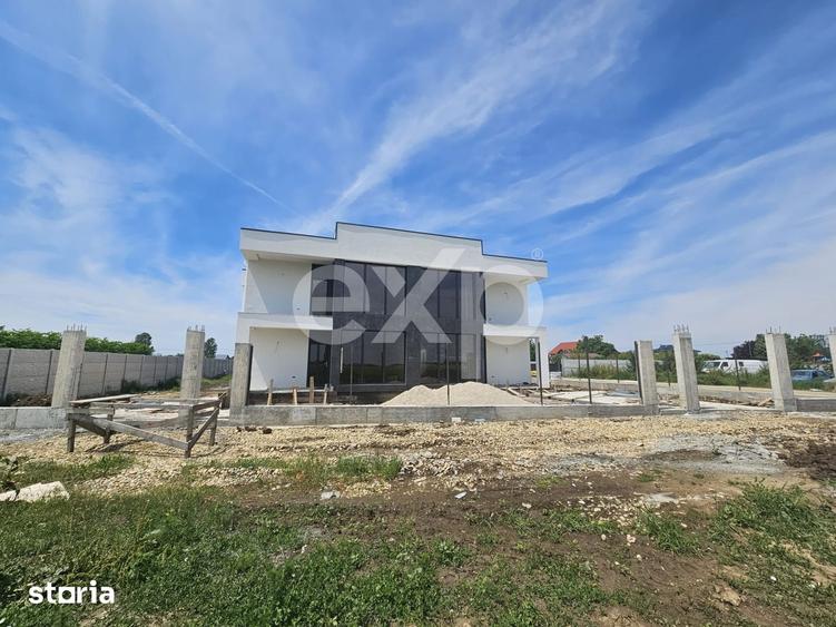 Casă cu 4 camere cu Teren 215 Mp în 1 Decembrie