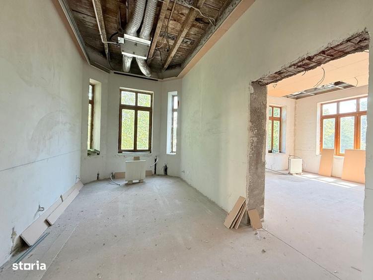 Casă cu 4 camere decomandat în Romană
