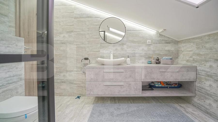 Apartament cu 4 camere decomandat, mobilat în Florilor