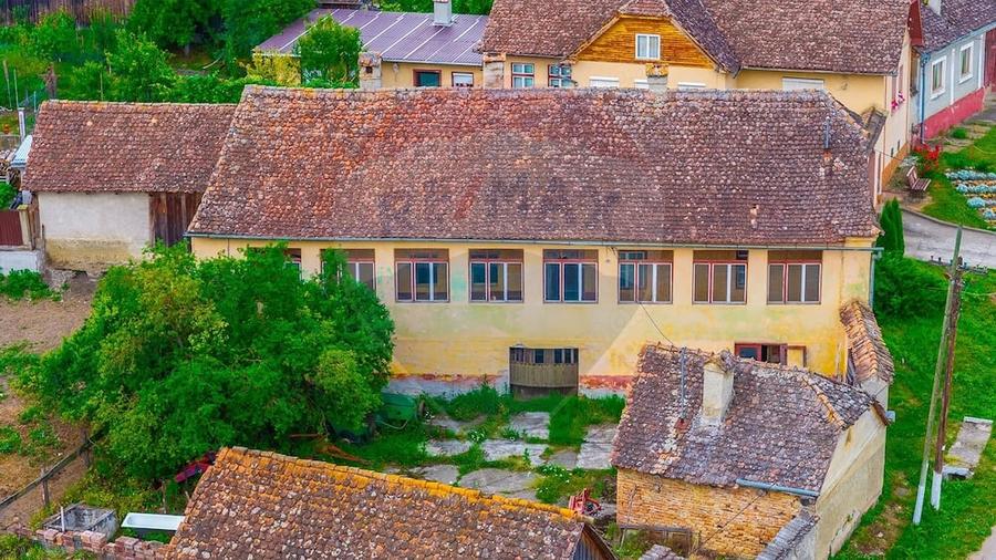 Casă cu Teren 1044 Mp în Jibert