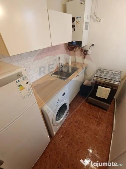 Garsonieră decomandată în Central