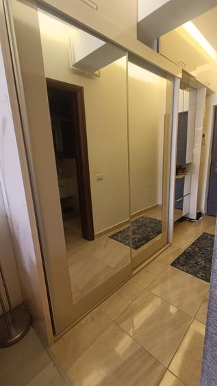 Apartament cu 3 camere semidecomandat în Decebal