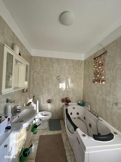 Casă cu 4 camere în Urleta