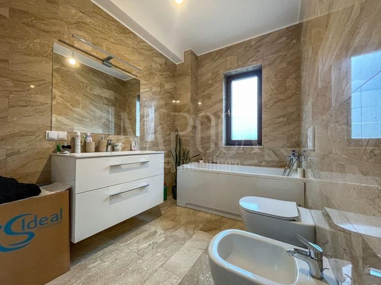 Casă individuală cu 6 camere cu Canalizare în Borhanci