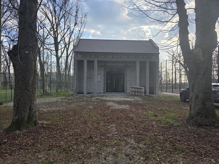Spațiu comercial, de 409 mp, în Nicula