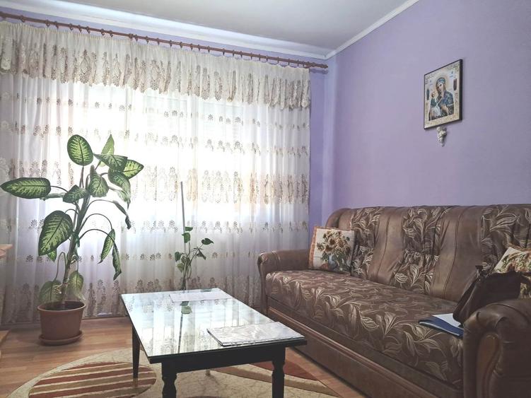 Apartament cu 3 camere nedecomandat în Hipodrom 2