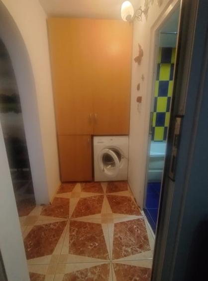 Apartament cu 2 camere semidecomandat, mobilat în Vălenii de Munte
