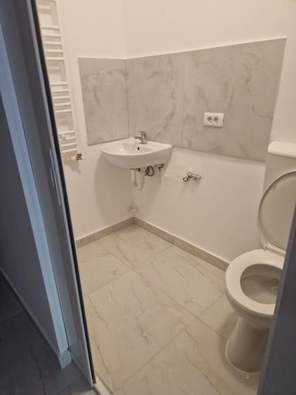 Apartament cu 2 camere semidecomandat în Traian