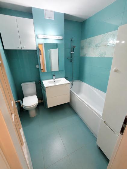 Apartament cu 3 camere semidecomandat, mobilat în Micălaca