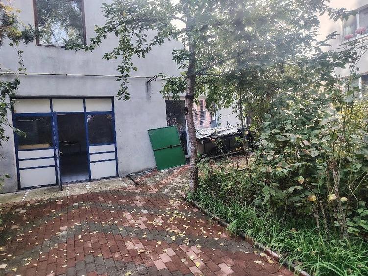 Spațiu comercial, de 250 mp, în Prundu