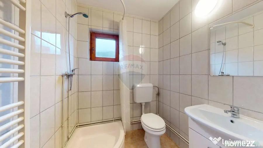 Casă cu 7 camere cu Teren 986 Mp în Plaiul Foii