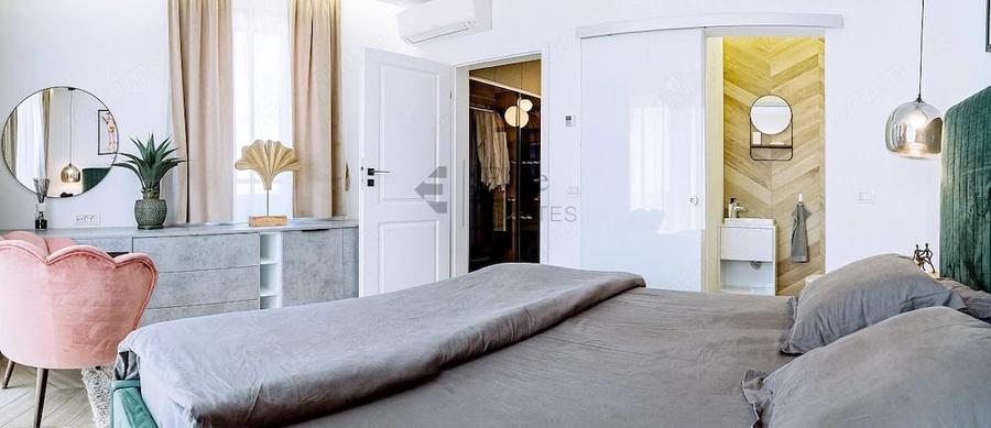 Apartament cu 4 camere în Central