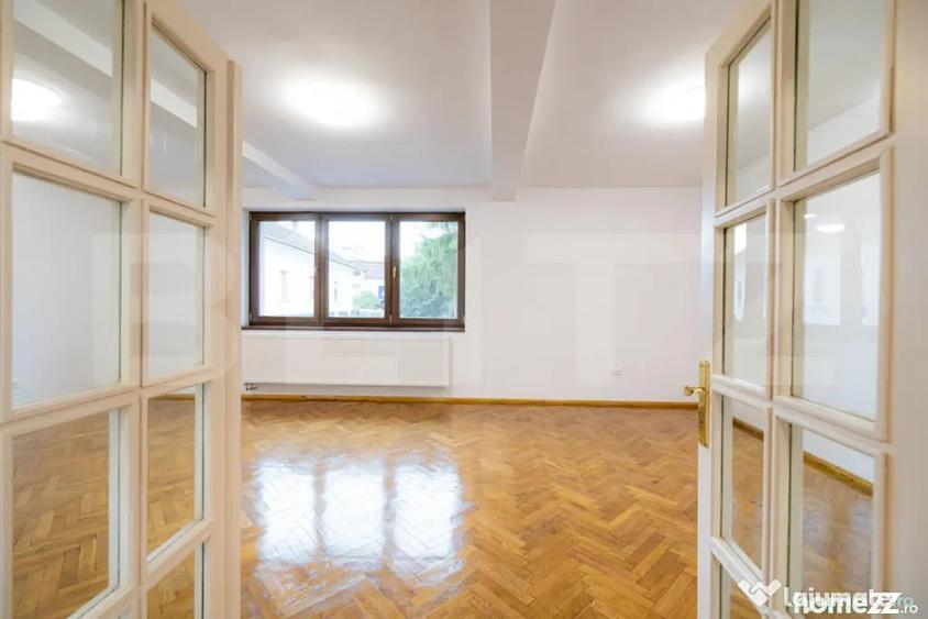 Spațiu comercial, de 62 mp, în Central