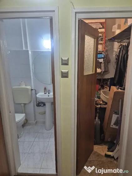 Apartament cu 3 camere decomandat în Exterior Vest