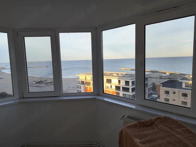 Apartament cu 3 camere decomandat în Faleza Nord