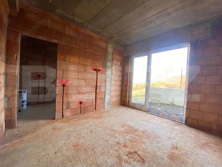 Casă cu Teren 560 Mp în Dezmir