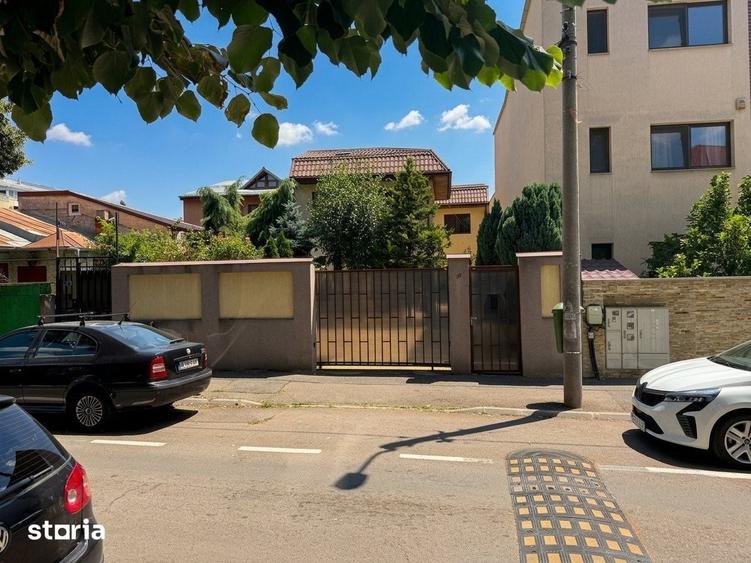 Casa individuala cu 4/5 locuri de parcare in Domenii - 1