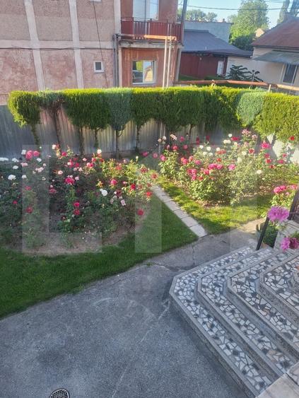 Casă individuală cu 6 camere cu Canalizare în Lugoj