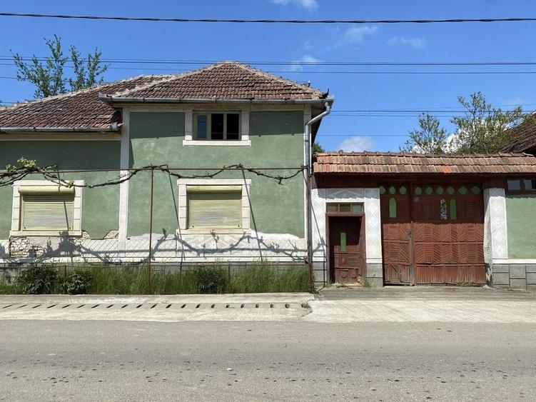 Casă cu 4 camere în Valea de Jos