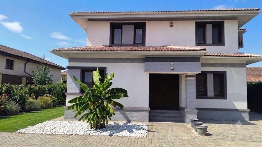 Casă cu 4 camere decomandat în Remetea Mare