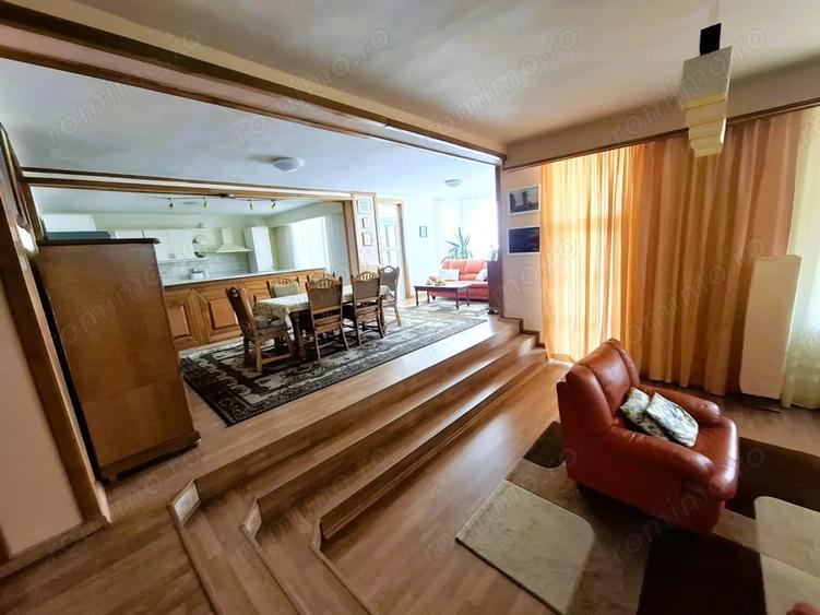 Casă cu 6 camere cu Teren 3150 Mp în Central