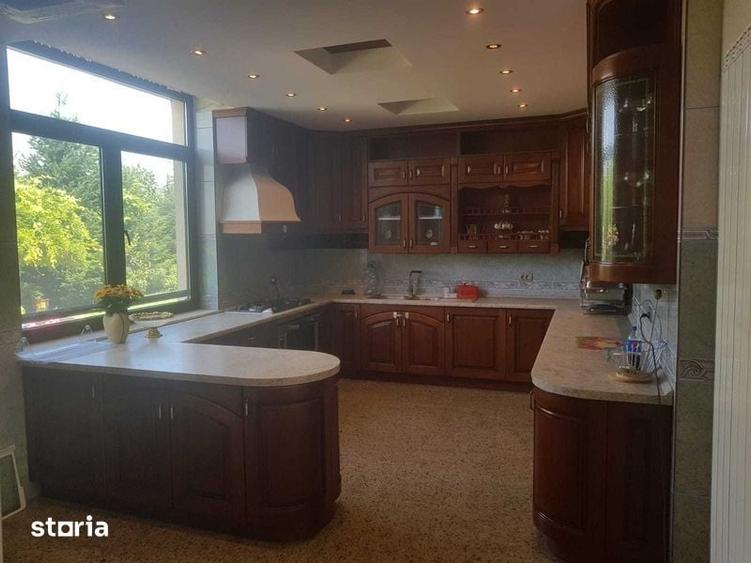 Casă cu 4 camere cu Teren 860 Mp în Central