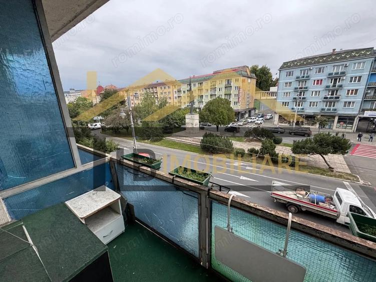 Apartament cu 3 camere semidecomandat în Ultracentral