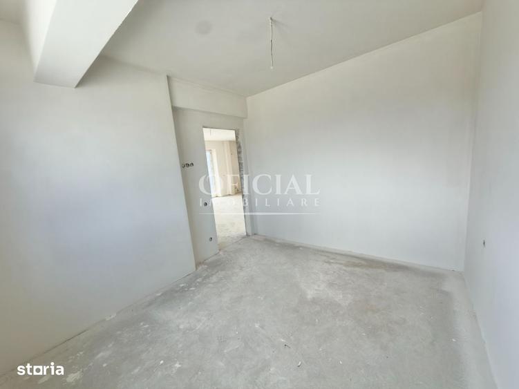 Apartament cu 3 camere semidecomandat în Florești