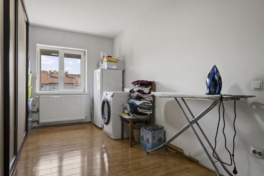 Apartament cu 4 camere decomandat în Ghermănești