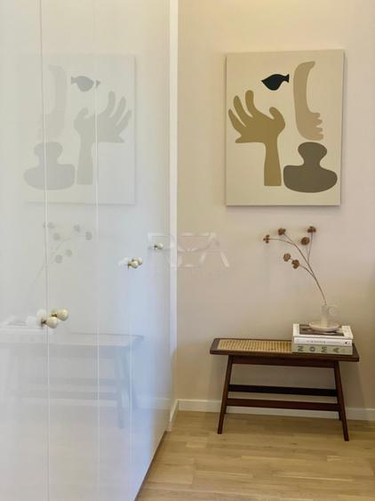 Apartament cu 3 camere semidecomandat, mobilat în Dacia