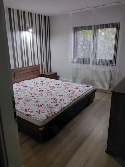 Apartament cu 3 camere decomandat în Dorobanților