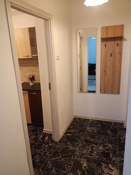 Inchiriez apartament 2 camere - 4