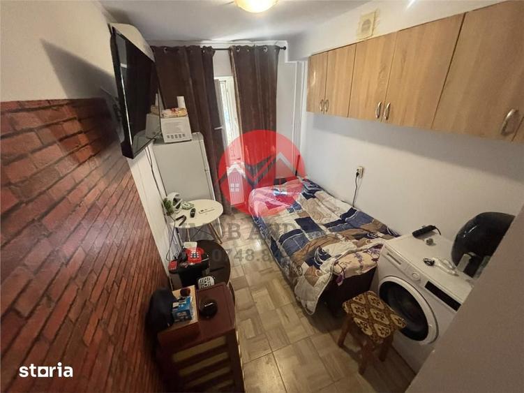 Garsonieră în Vest