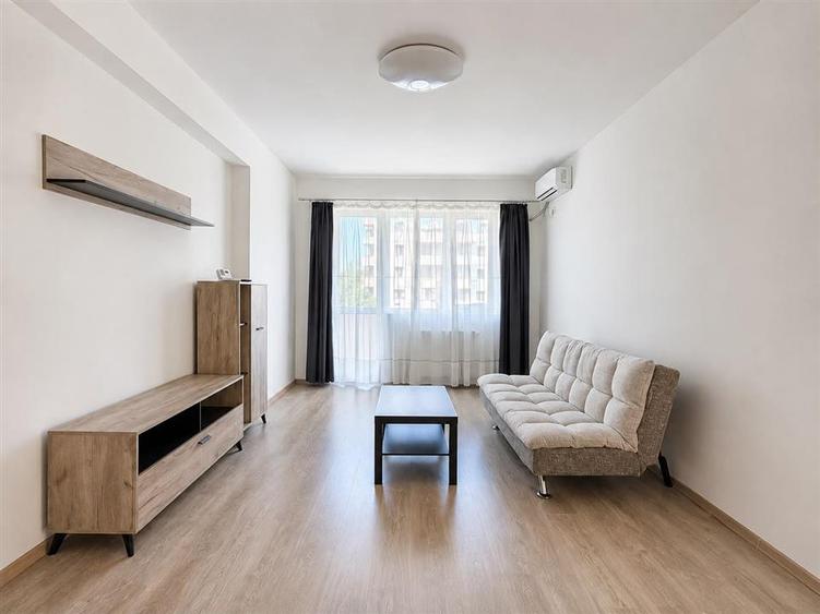 Apartament cu 2 camere decomandat, mobilat în Central