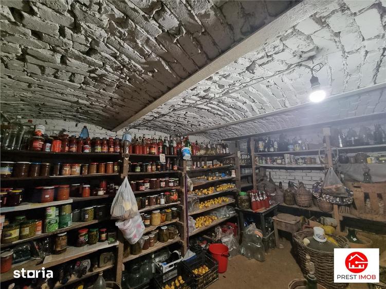 Casă cu 4 camere cu Teren 1344 Mp în Central