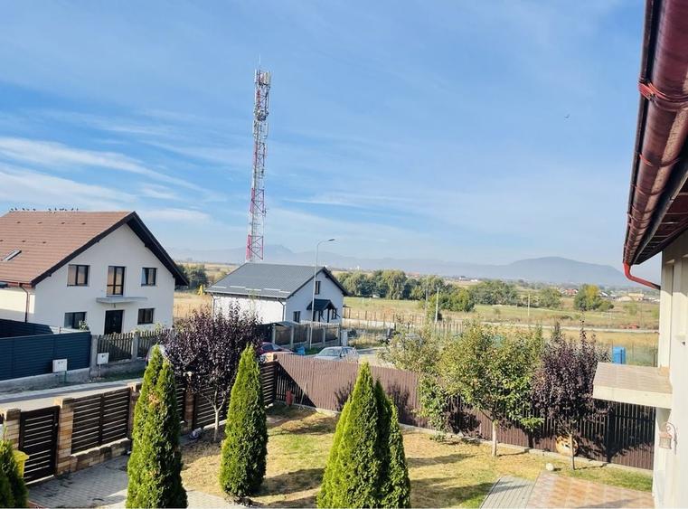 Casă cu 4 camere în Sânpetru