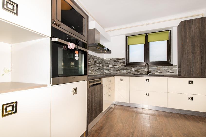 Apartament cu 4 camere decomandat, mobilat în Dămăroaia